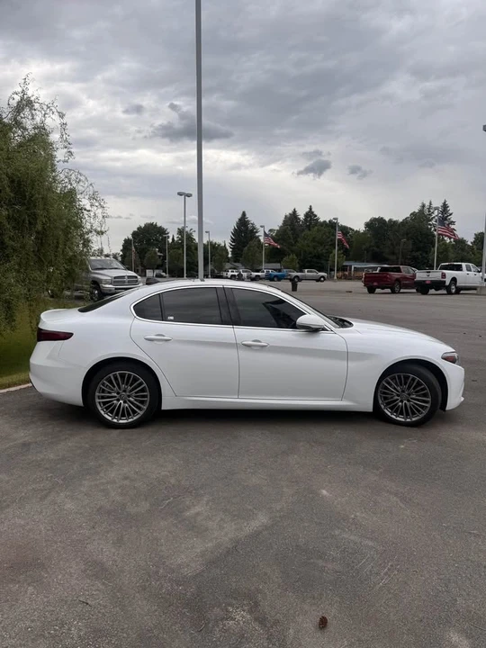 2020 Alfa Romeo Giulia - Image 4 of 12