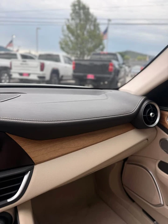2020 Alfa Romeo Giulia - Image 9 of 12
