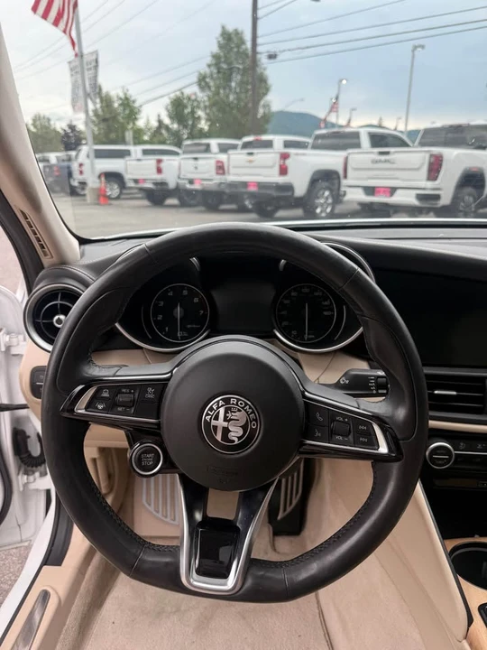 2020 Alfa Romeo Giulia - Image 10 of 12