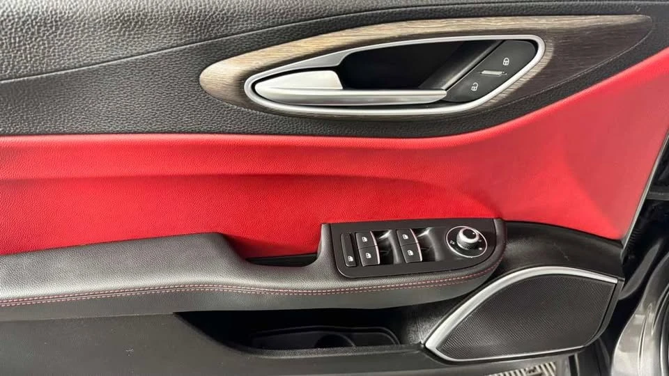 2020 Alfa Romeo Giulia - Image 12 of 20