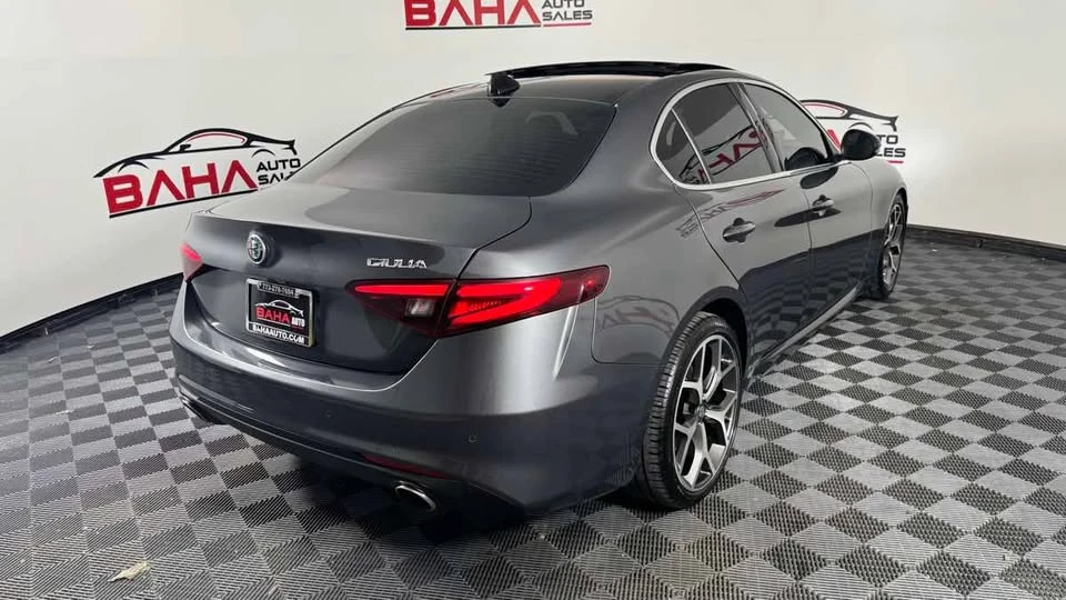 2020 Alfa Romeo Giulia - Image 6 of 20