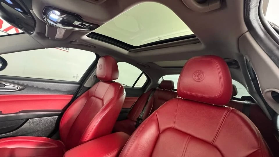 2020 Alfa Romeo Giulia - Image 14 of 20