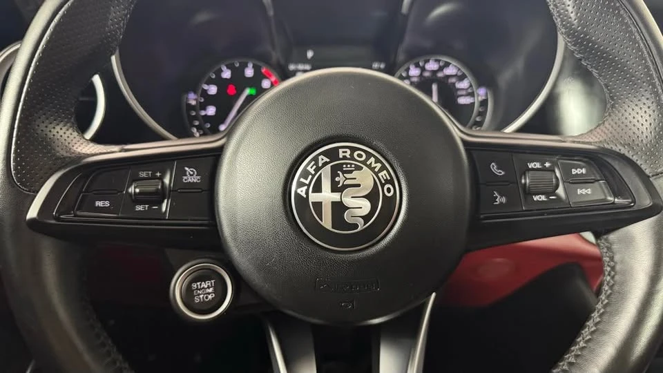 2020 Alfa Romeo Giulia - Image 16 of 20