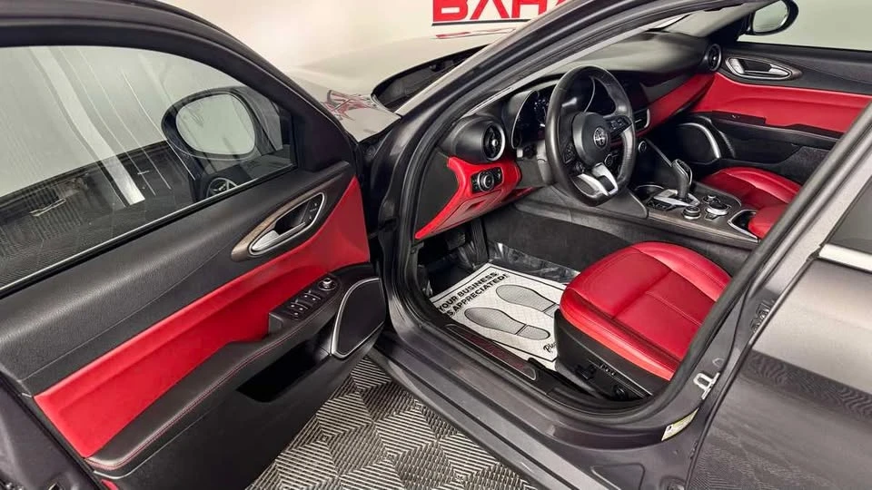 2020 Alfa Romeo Giulia - Image 11 of 20