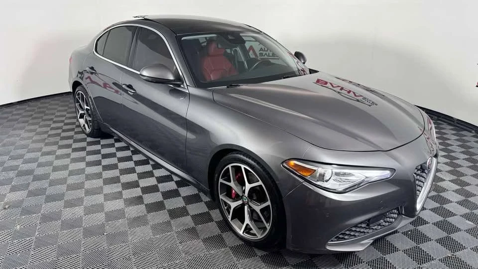 2020 Alfa Romeo Giulia - Image 8 of 20