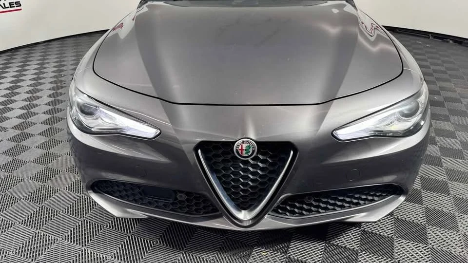 2020 Alfa Romeo Giulia - Image 9 of 20