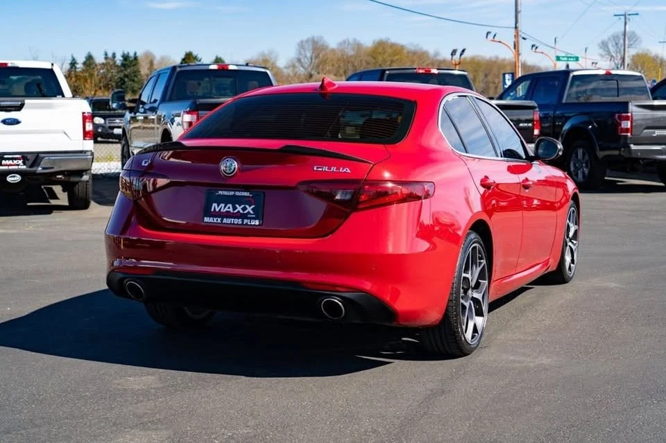 2020 Alfa Romeo Giulia - Image 8 of 20