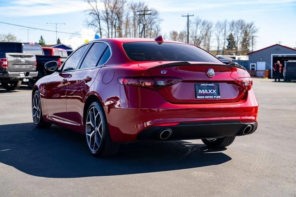 2020 Alfa Romeo Giulia - Image 10 of 20