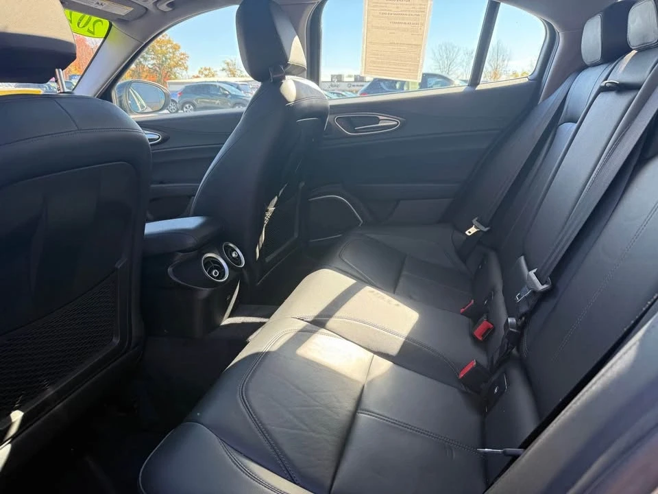2020 Alfa Romeo Giulia - Image 5 of 5