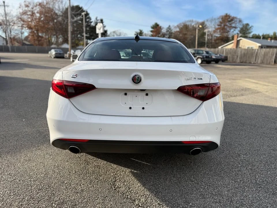 2020 Alfa Romeo Giulia - Image 6 of 20