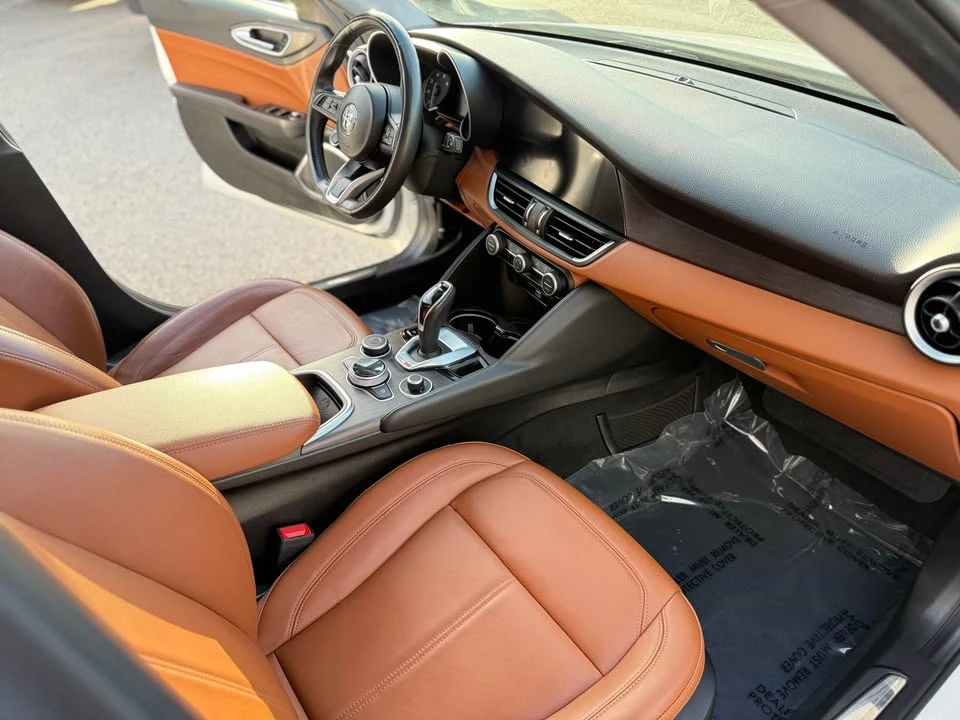 2020 Alfa Romeo Giulia - Image 10 of 20