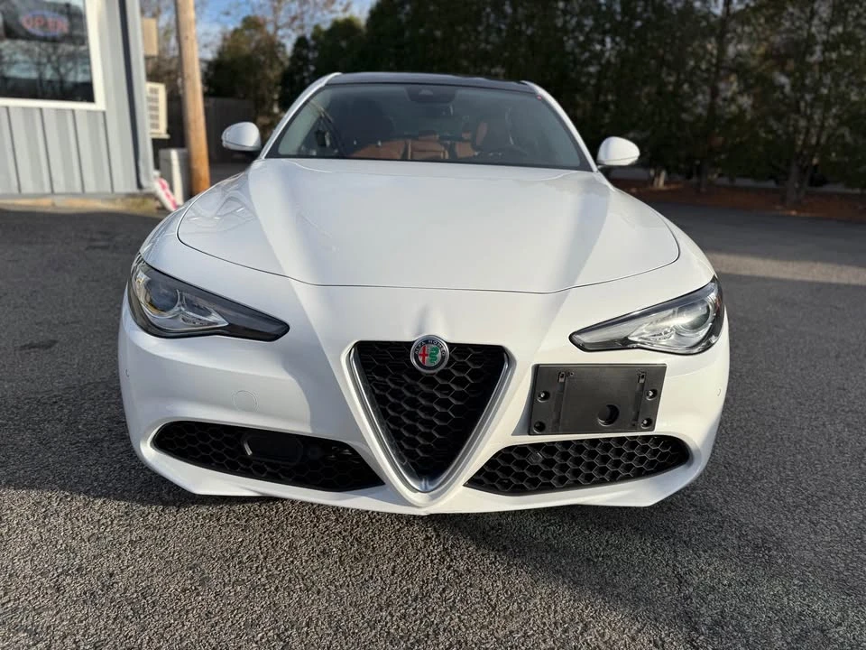 2020 Alfa Romeo Giulia - Image 2 of 20