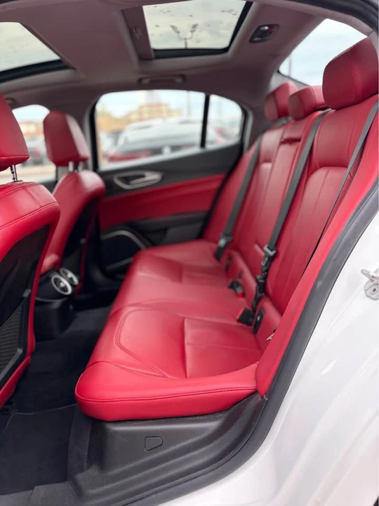 2020 Alfa Romeo Giulia - Image 11 of 17