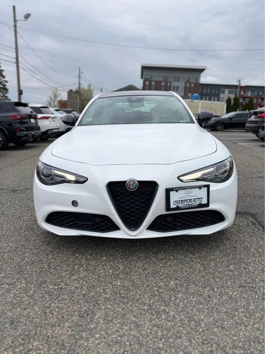 2020 Alfa Romeo Giulia - Image 2 of 17