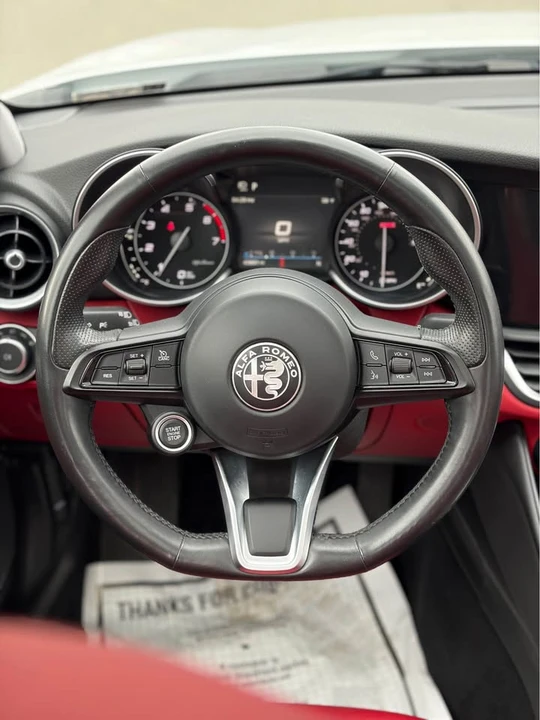 2020 Alfa Romeo Giulia - Image 10 of 17