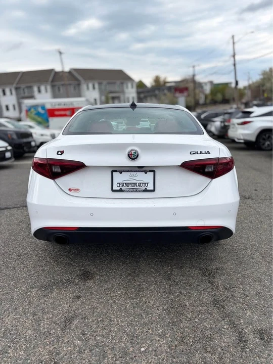 2020 Alfa Romeo Giulia - Image 3 of 17