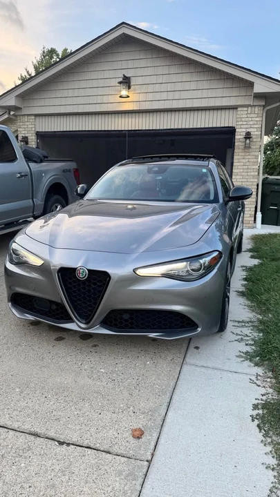 2020 Alfa Romeo Giulia - Image 2 of 20