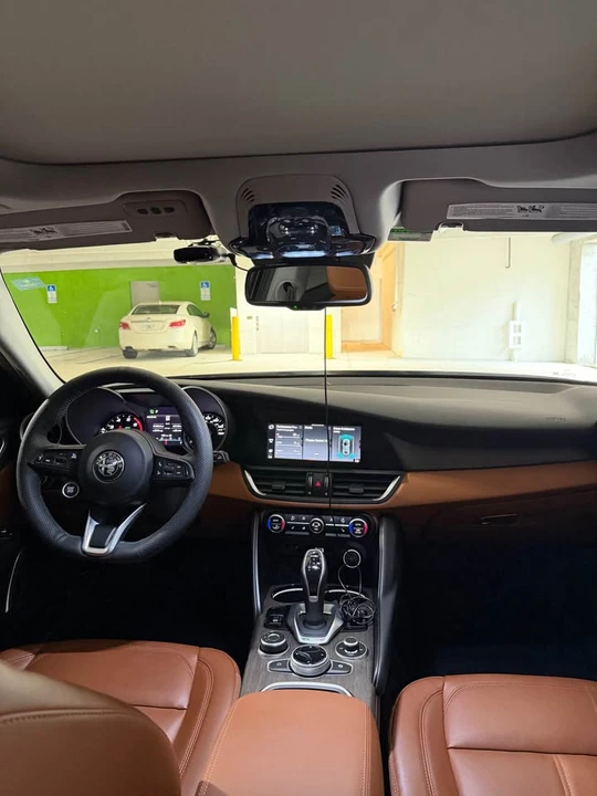 2020 Alfa Romeo Giulia - Image 6 of 10