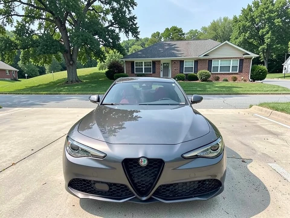 2020 Alfa Romeo Giulia - Image 5 of 7