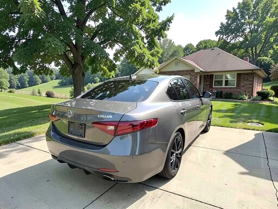 2020 Alfa Romeo Giulia - Image 3 of 7