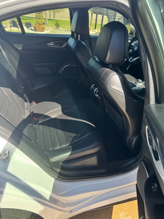 2020 Alfa Romeo Giulia - Image 10 of 15