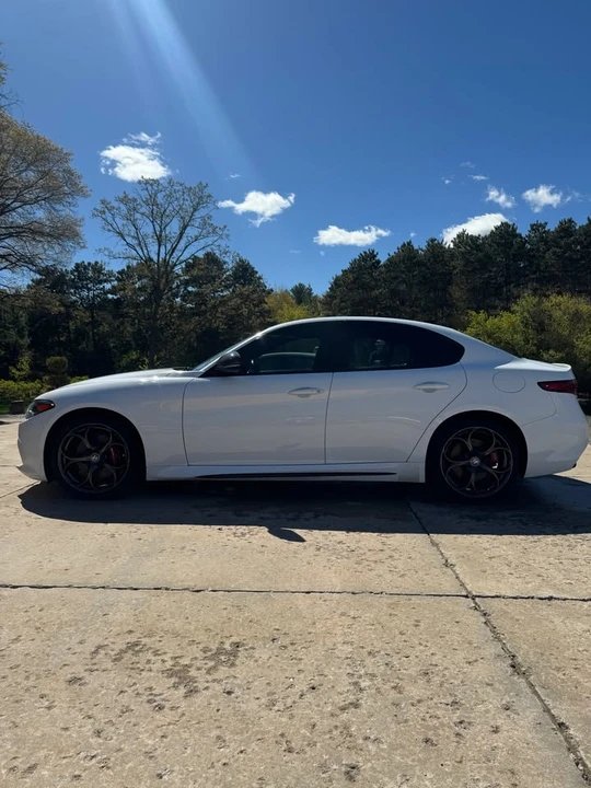 2020 Alfa Romeo Giulia - Image 6 of 15