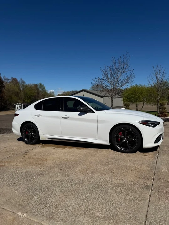 2020 Alfa Romeo Giulia - Image 2 of 15