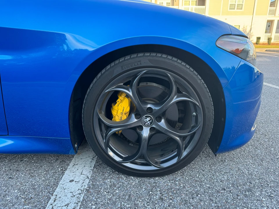 2020 Alfa Romeo Giulia - Image 30 of 31