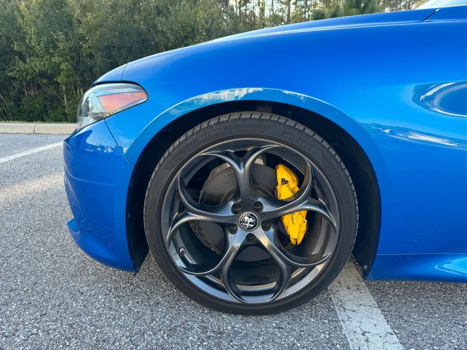2020 Alfa Romeo Giulia - Image 27 of 31
