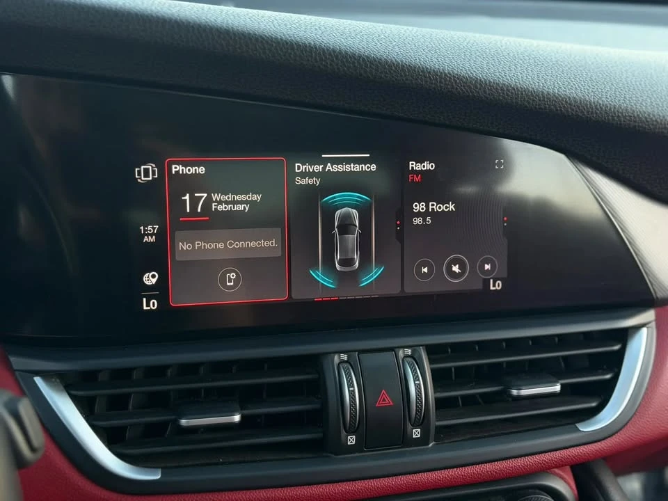 2020 Alfa Romeo Giulia - Image 18 of 20