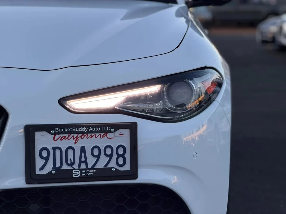 2020 Alfa Romeo Giulia - Image 5 of 20
