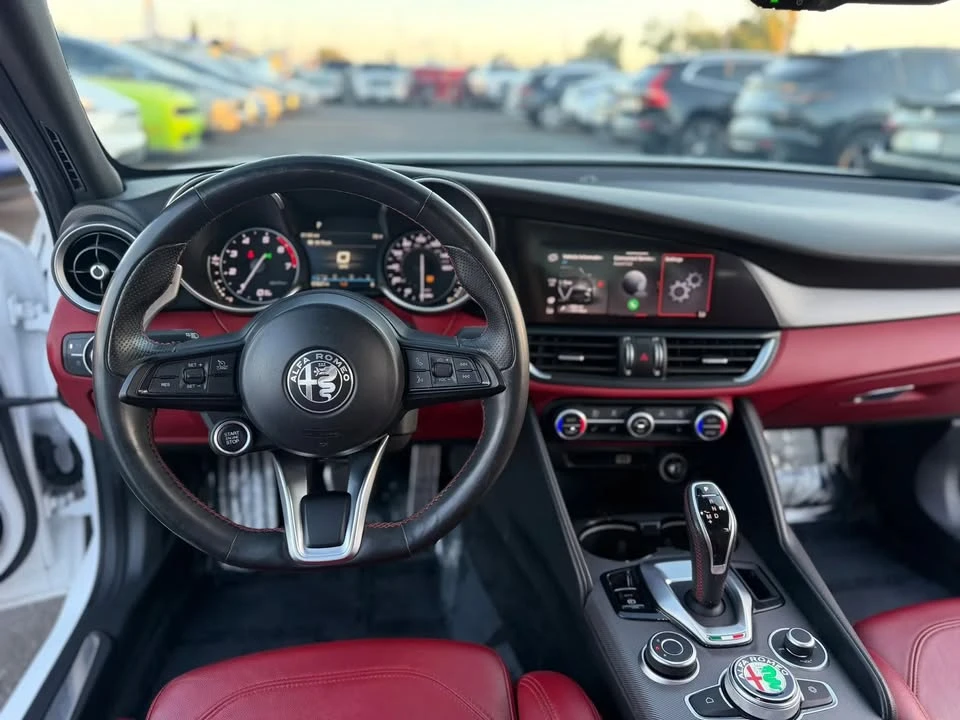 2020 Alfa Romeo Giulia - Image 11 of 20