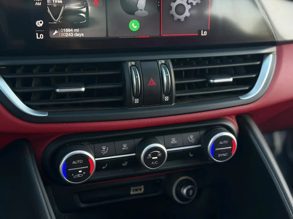 2020 Alfa Romeo Giulia - Image 17 of 20