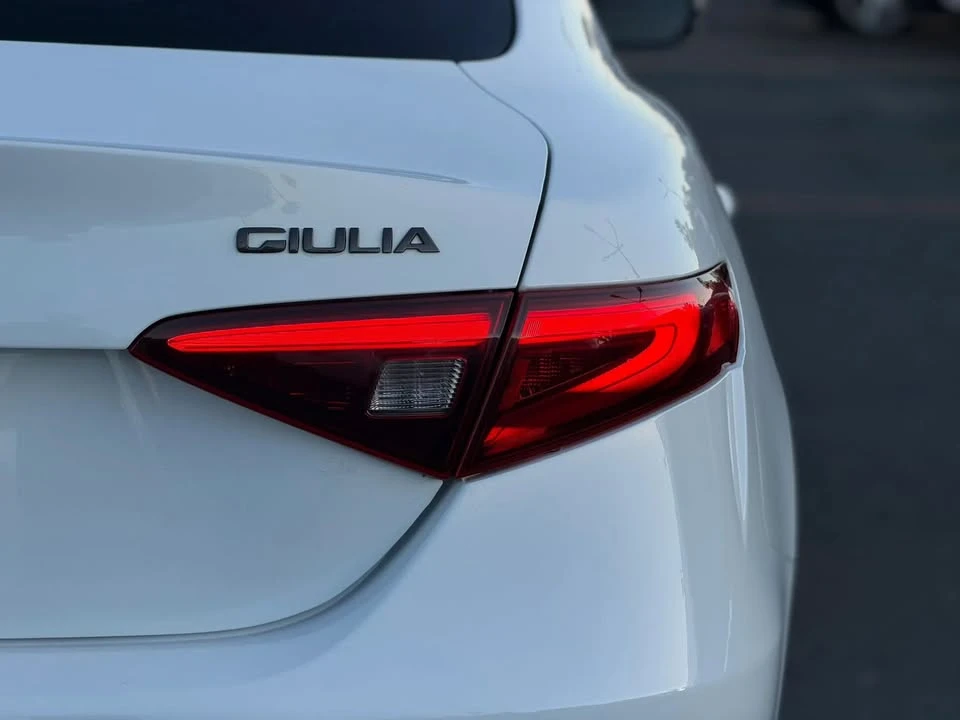 2020 Alfa Romeo Giulia - Image 8 of 20