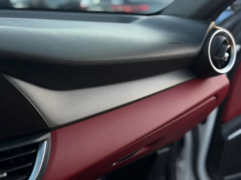 2020 Alfa Romeo Giulia - Image 19 of 20