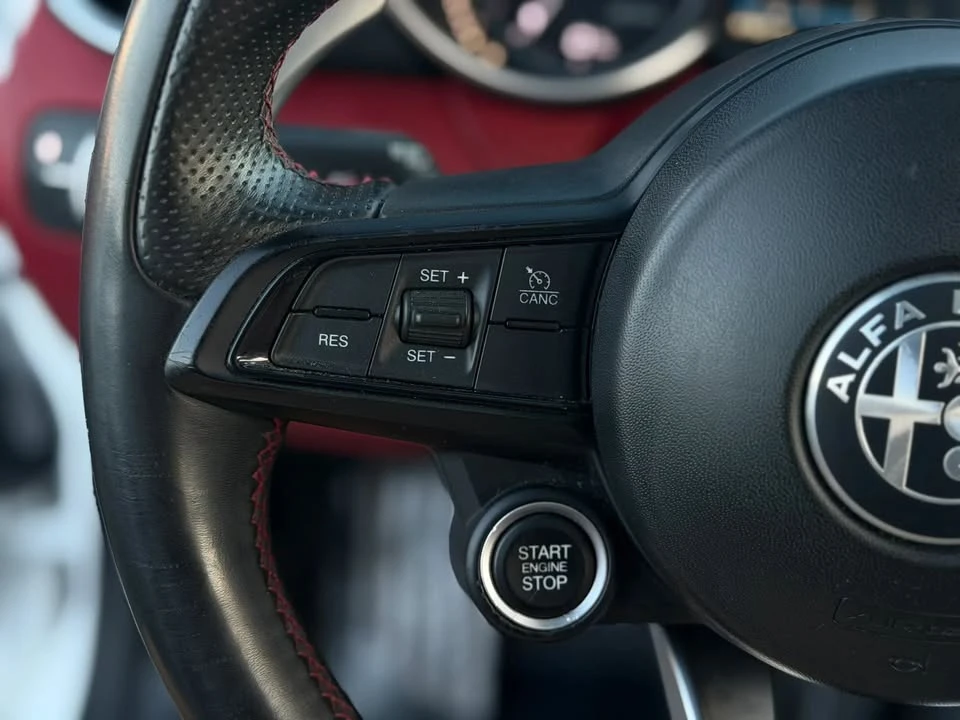 2020 Alfa Romeo Giulia - Image 14 of 20
