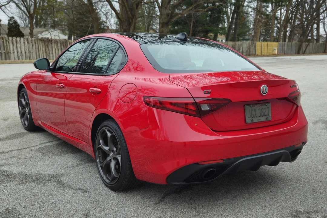 2020 Alfa Romeo Giulia - Image 4 of 31
