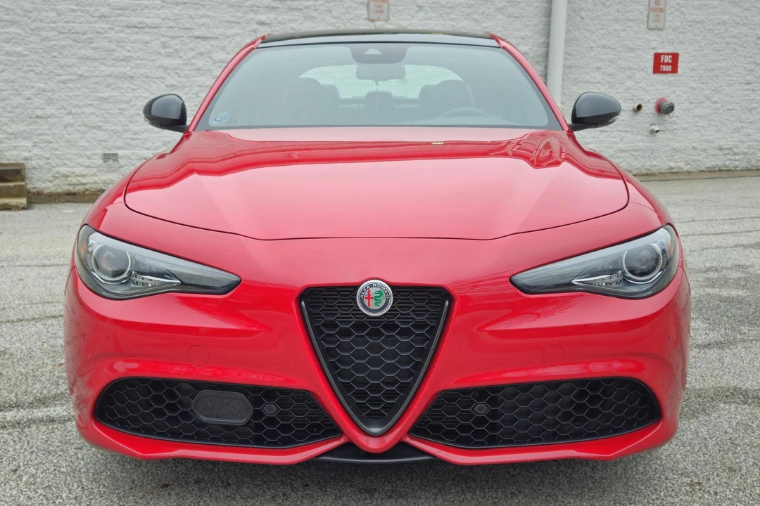 2020 Alfa Romeo Giulia - Image 2 of 31