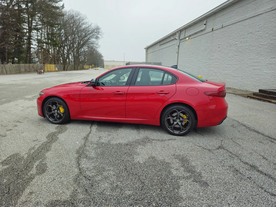 2020 Alfa Romeo Giulia - Image 12 of 31