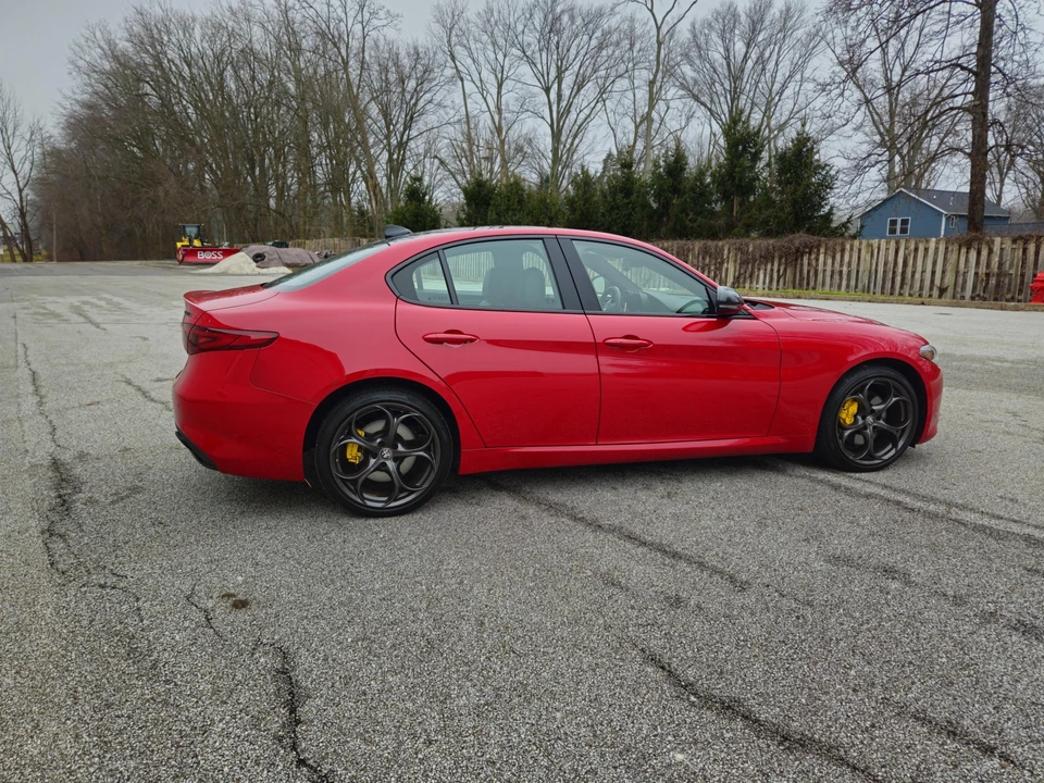 2020 Alfa Romeo Giulia - Image 18 of 31