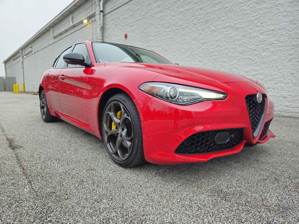 2020 Alfa Romeo Giulia - Image 23 of 31