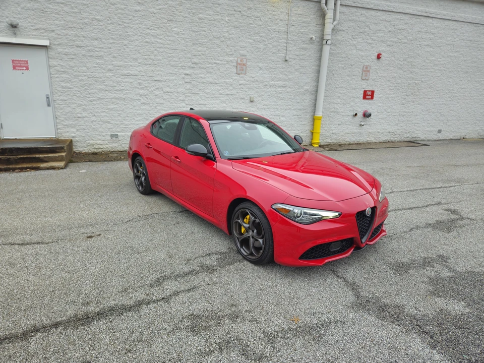 2020 Alfa Romeo Giulia - Image 21 of 31