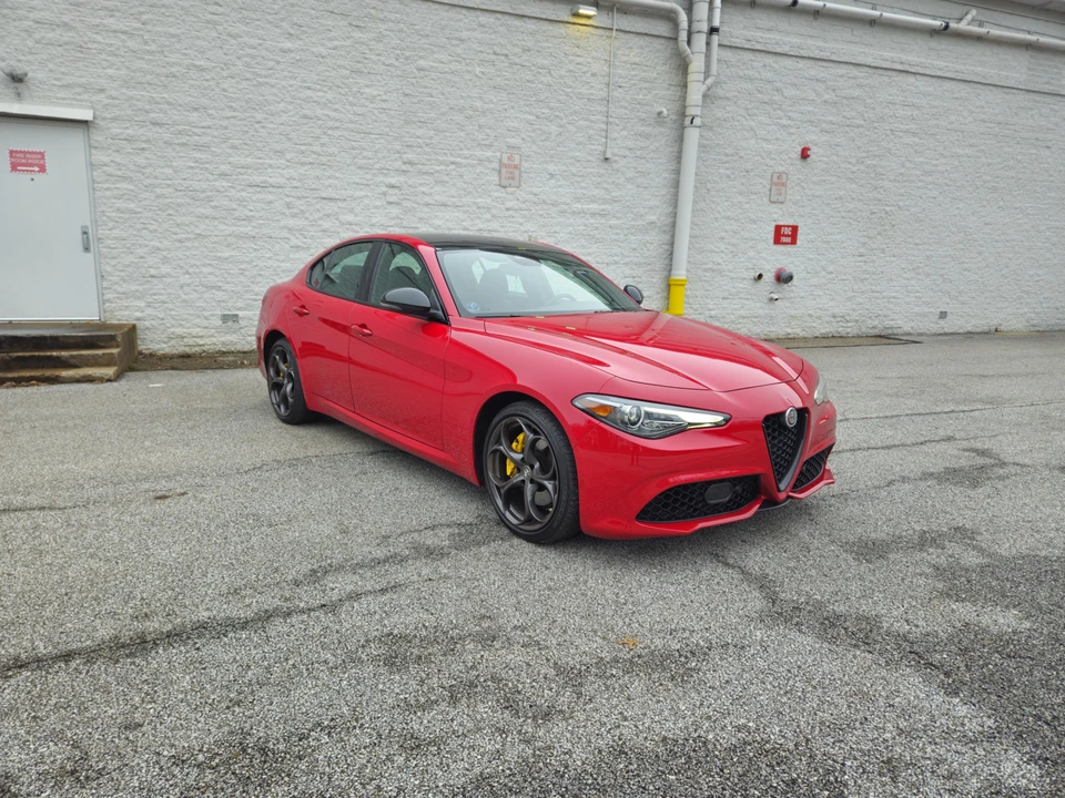 2020 Alfa Romeo Giulia - Image 22 of 31