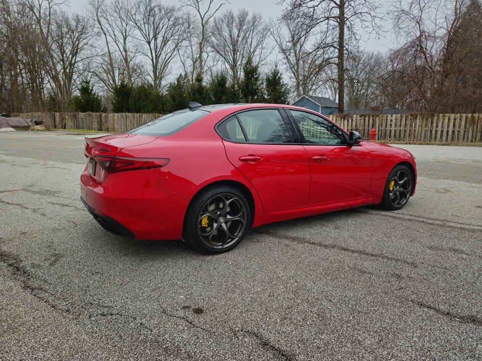 2020 Alfa Romeo Giulia - Image 17 of 31