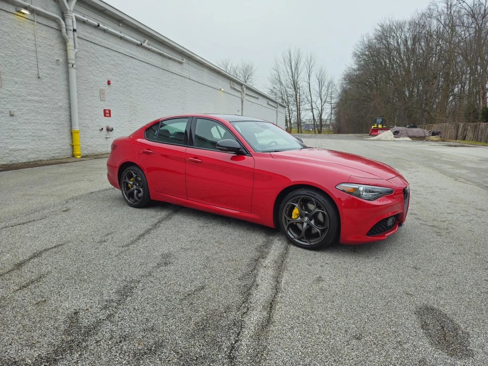 2020 Alfa Romeo Giulia - Image 19 of 31