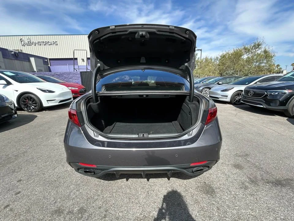 2020 Alfa Romeo Giulia - Image 6 of 17