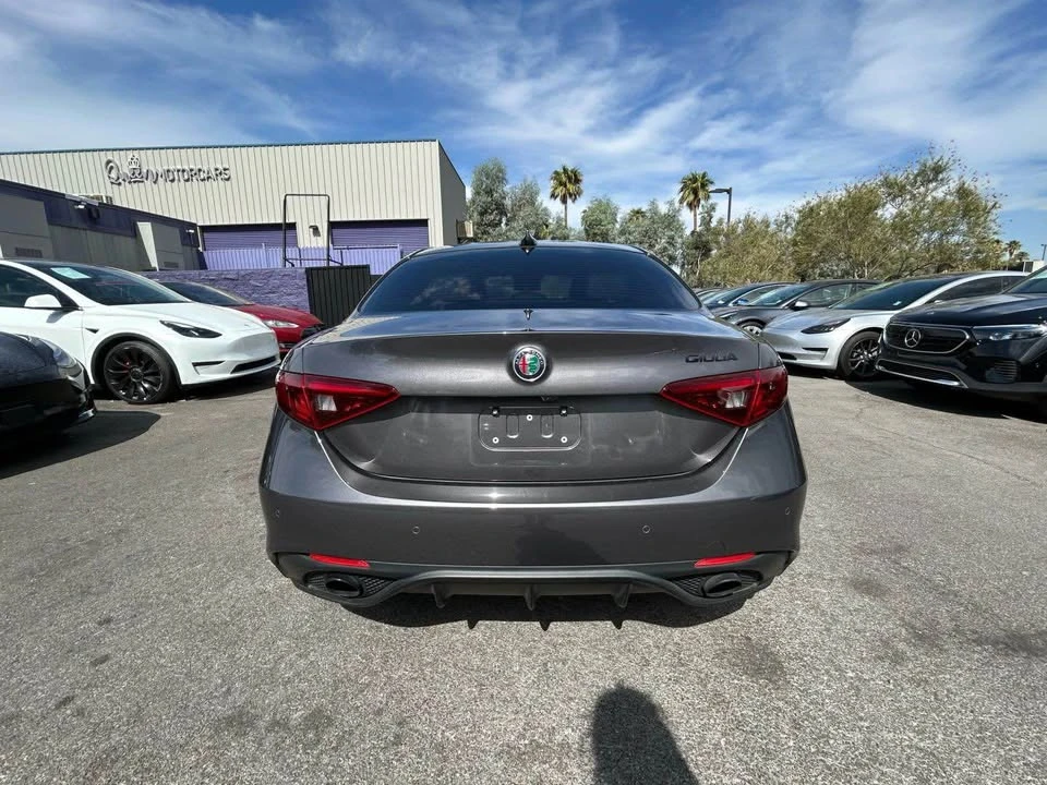 2020 Alfa Romeo Giulia - Image 4 of 17