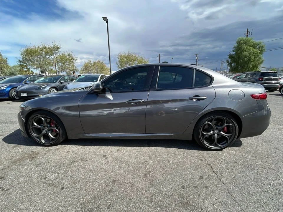 2020 Alfa Romeo Giulia - Image 5 of 17