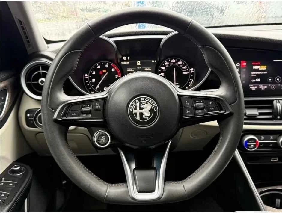 2020 Alfa Romeo Giulia - Image 3 of 19