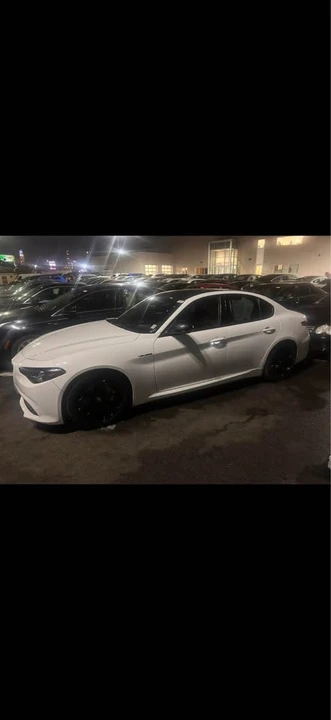 2020 Alfa Romeo Giulia - Image 8 of 10